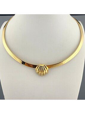Vintage Gold Tone Omega Necklace Choker Sea Shell Pendant 16"